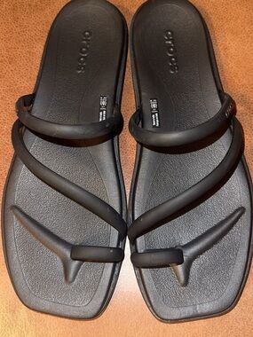 CROCS Miami Toe Loop Sandal - Women’s